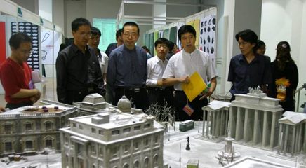 山东工艺美术学院2004届毕业设计作品展暨毕业生就业洽谈会准备工作完成 [附图] 电脑动画设计